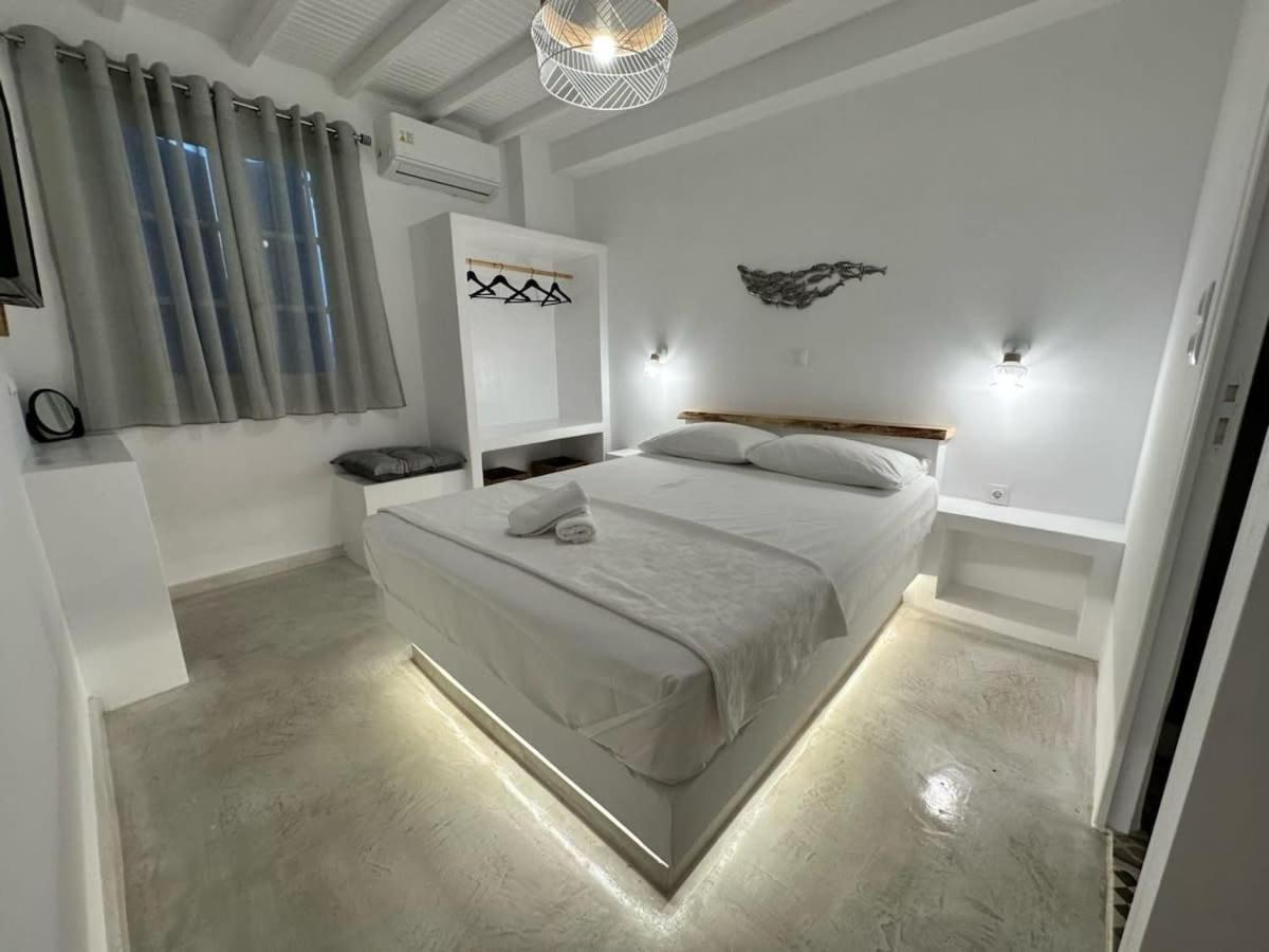 Dreamy Island Escape In Paros *