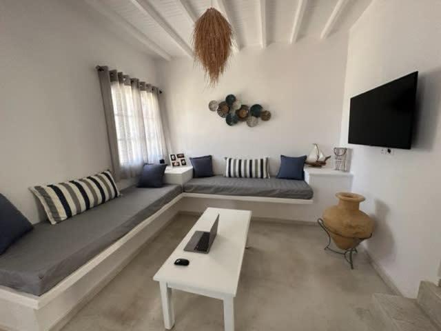 Dreamy Island Escape In Paros Apartment